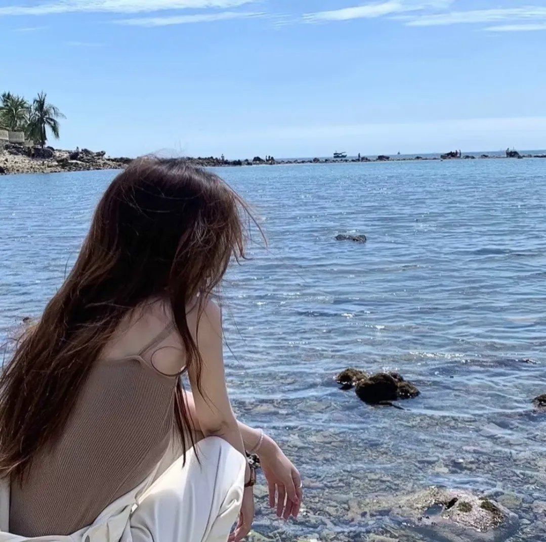 药房女孩封面